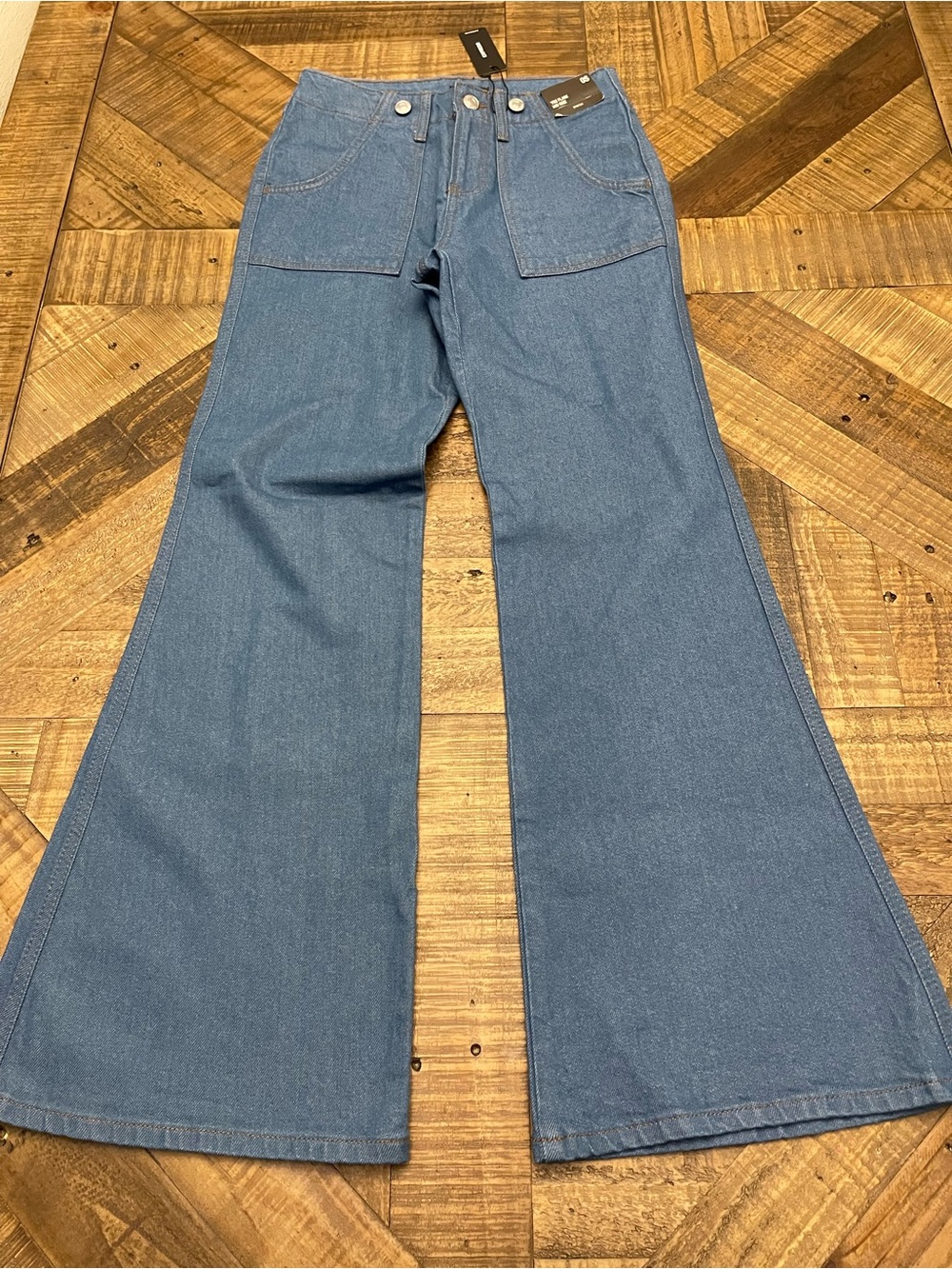 Express NWT '70s Flare Mid-Rise Patch Pocket FlexX Jeans Blue - Size 0S